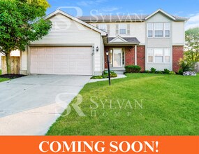 Building Photo - 880 Suntree Dr