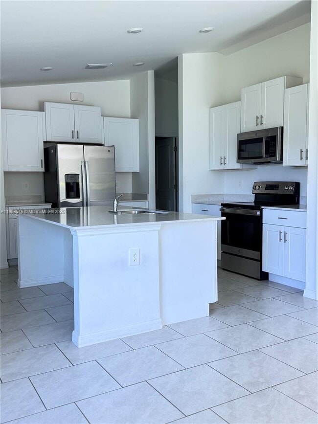 Building Photo - 12089 Monterey Pine Ln