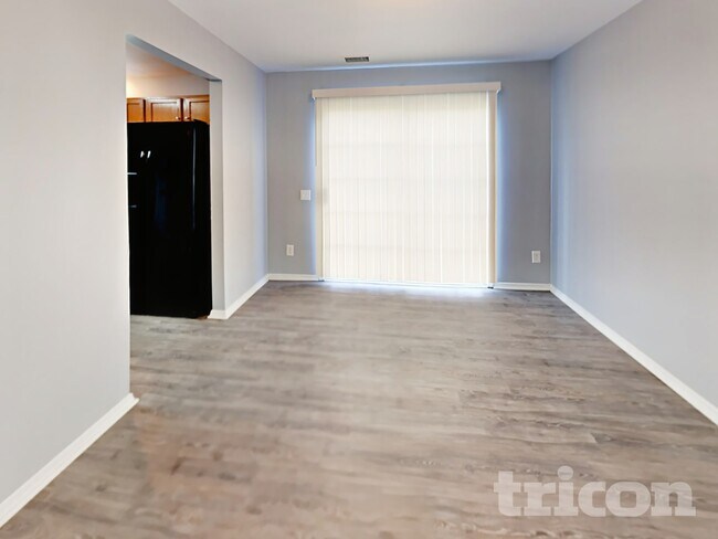 Foto del edificio - 12435 Shelly Pines Dr