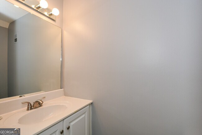 Building Photo - 1204 Ashborough Terrace