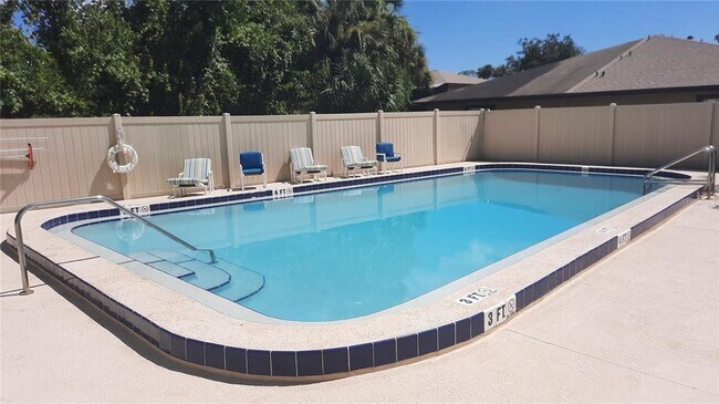 Building Photo - 37 Village Dr