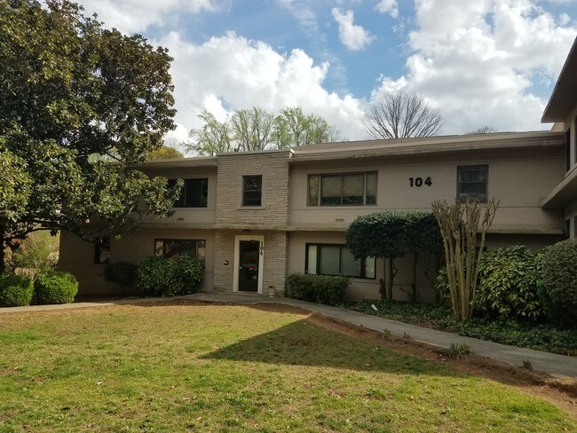 Building Photo - 104 Ardmore Pl NW