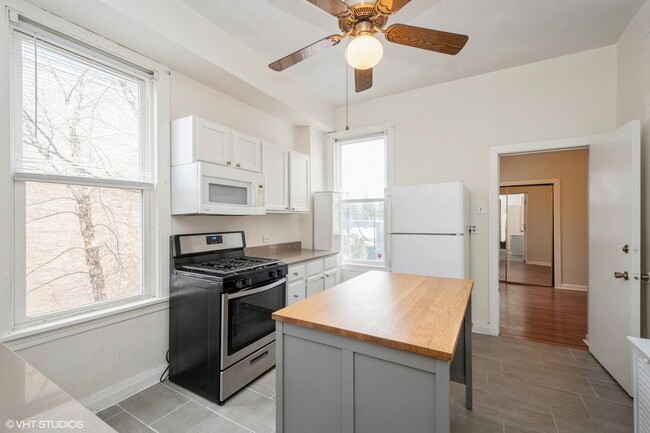 Building Photo - 1802 N Wilmot Ave