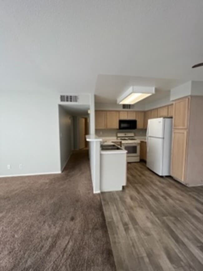 Building Photo - 2 br, 2 bath House - 5150 Mandalay Springs...
