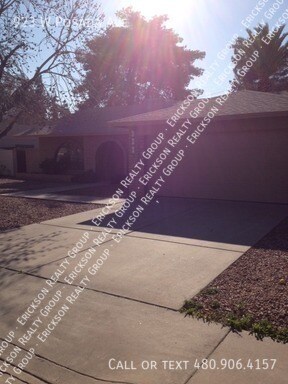 Building Photo - 923 W Posada Ave