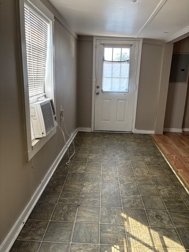 Building Photo - 210 W Spg St