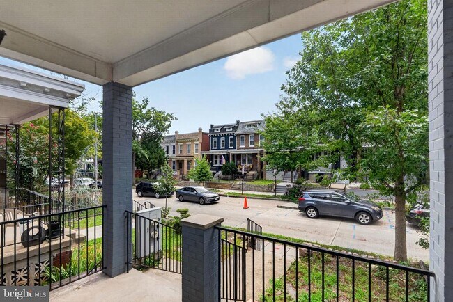 Foto del edificio - 635 Kenyon St NW