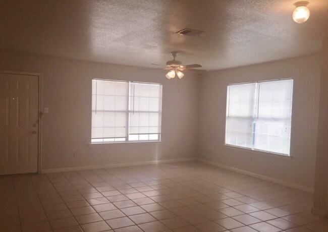 Building Photo - 13025 O'Connor Cove