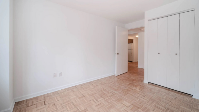 Building Photo - 475 9th Ave