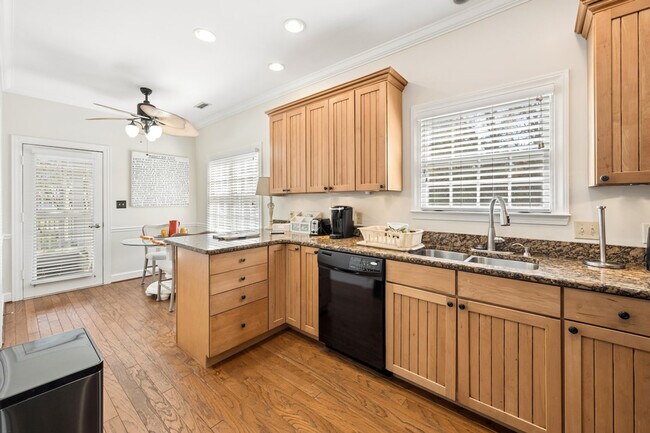 Foto del edificio - 40 Collins Meadow Dr