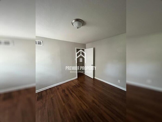 Foto del edificio - 5448 Lochinvar Rd