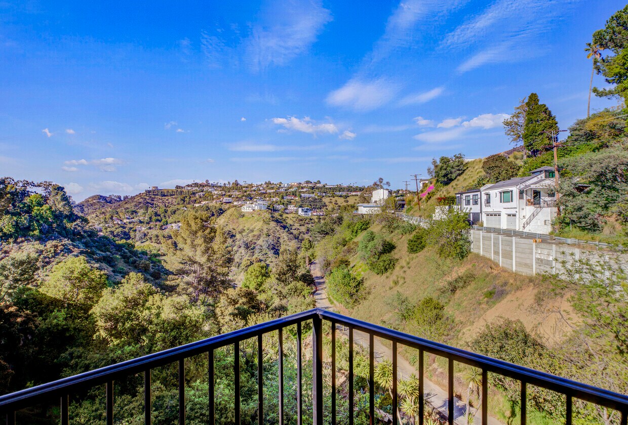 Foto principal - 8245 Mannix Dr