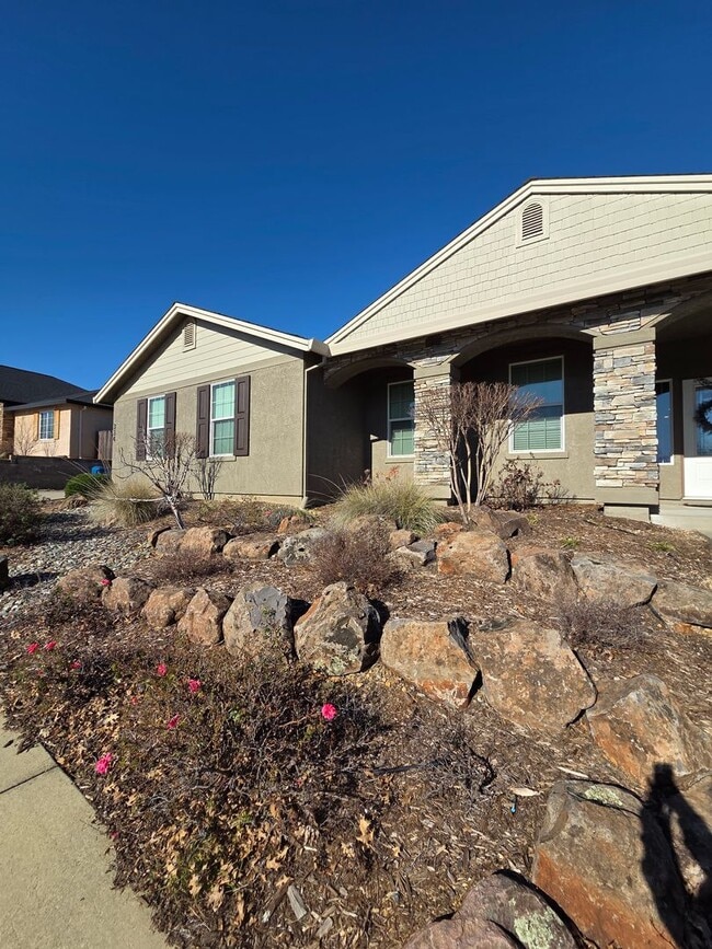 Foto del edificio - Home in Highland Park neighborhood with 3 car garage.