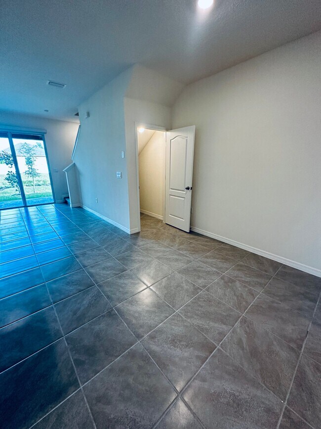 Foto del edificio - 1232 Draintree St