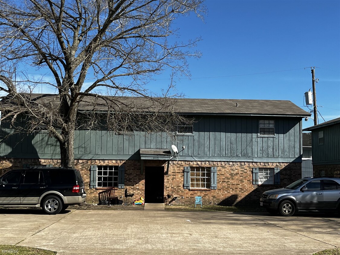 Primary Photo - 2 br, 1 bath 4plex - 2415 Jaguar Dr Unit D
