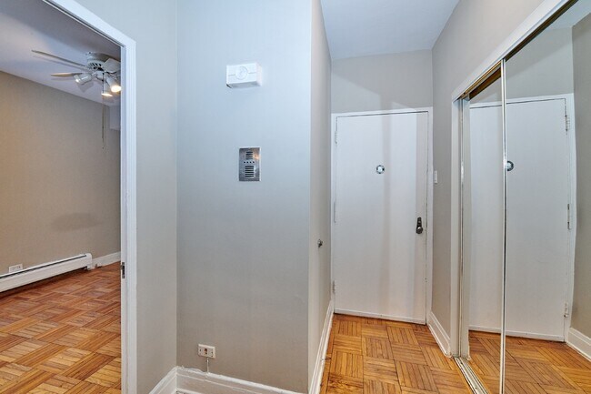 Building Photo - 5044 N Marine Dr