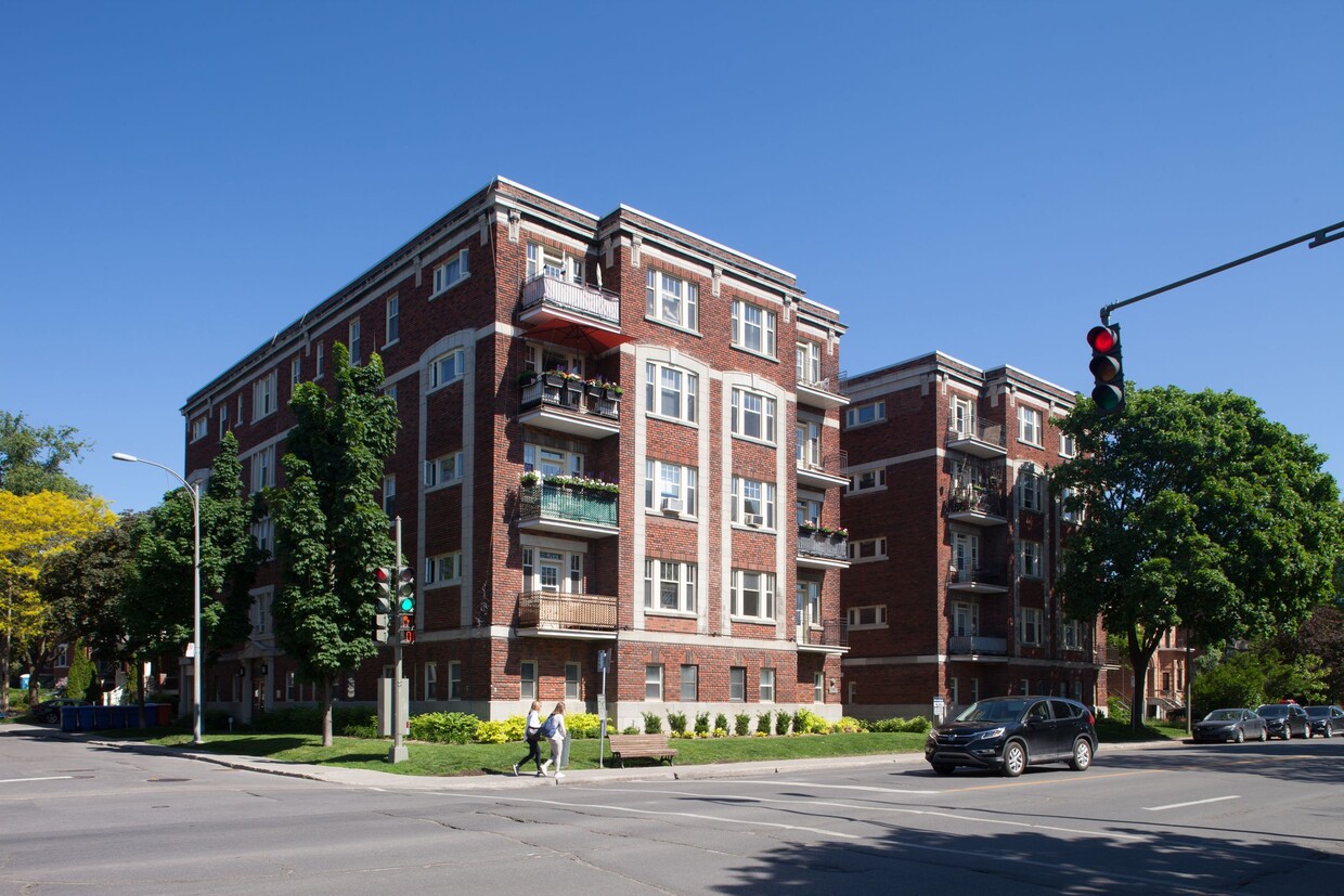 Primary Photo - 4557 Rue Sherbrooke O