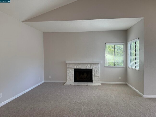 Foto del edificio - 1144 Maywood Ln