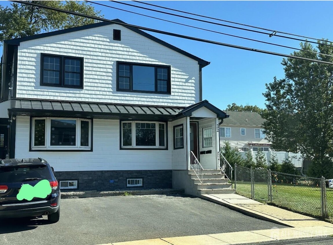 Primary Photo - 22 Eulner St