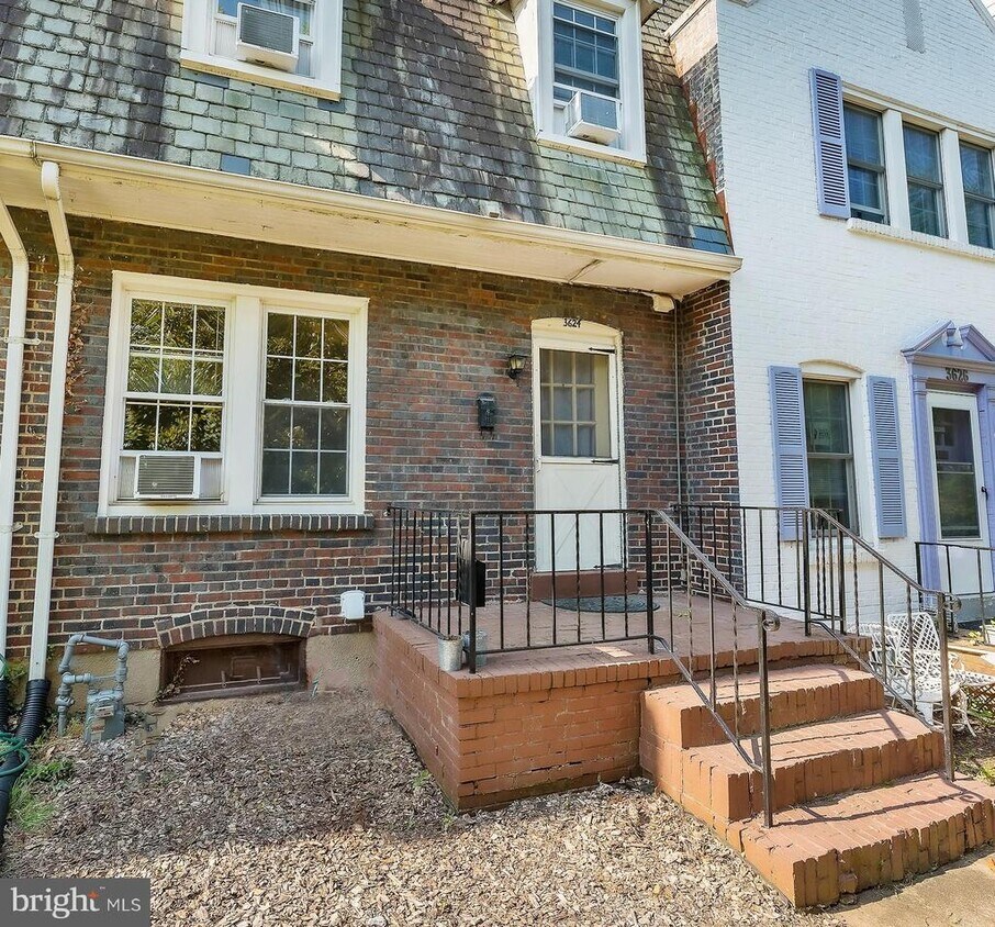 Foto principal - 3624 S St NW