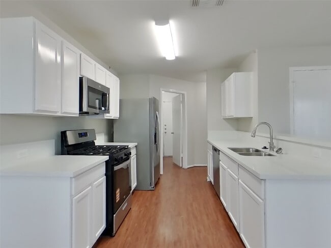 Building Photo - 8227 Radial Ct