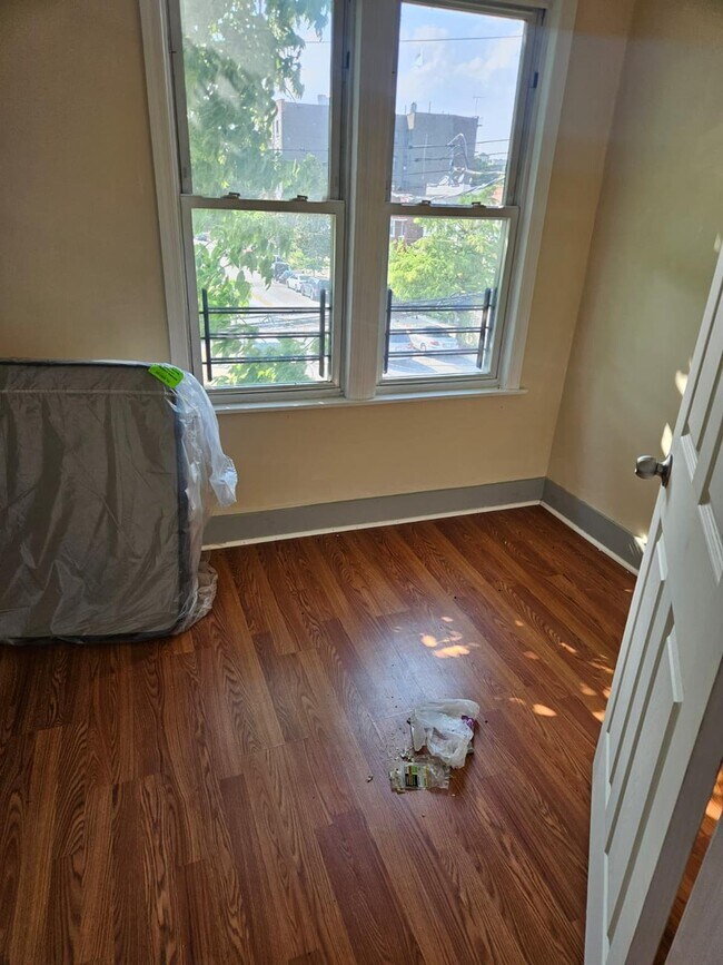 Foto del edificio - 4334 Barnes Ave