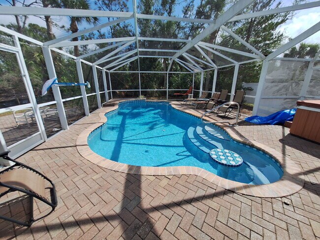 Foto del edificio - Turnkey Furnished Pool home in Rotonda West