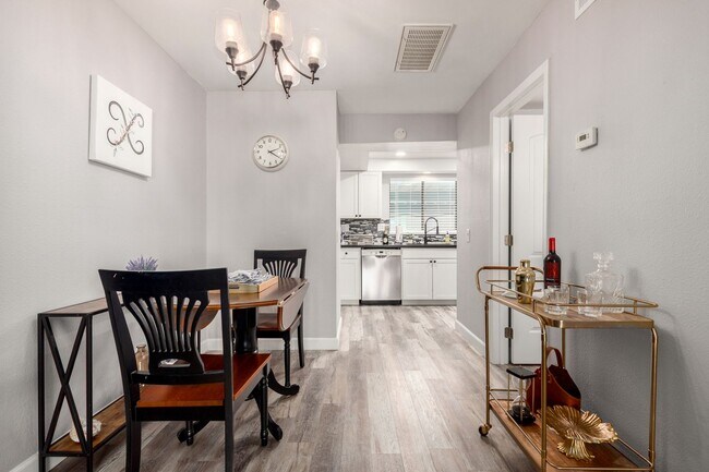 Building Photo - FURNISHED Scottsdale 2/bed/2bath Townhome ...