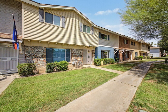 Building Photo - 4522 N 15th Ave