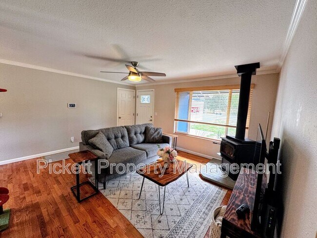Foto del edificio - 2270 Madrona Dr SE