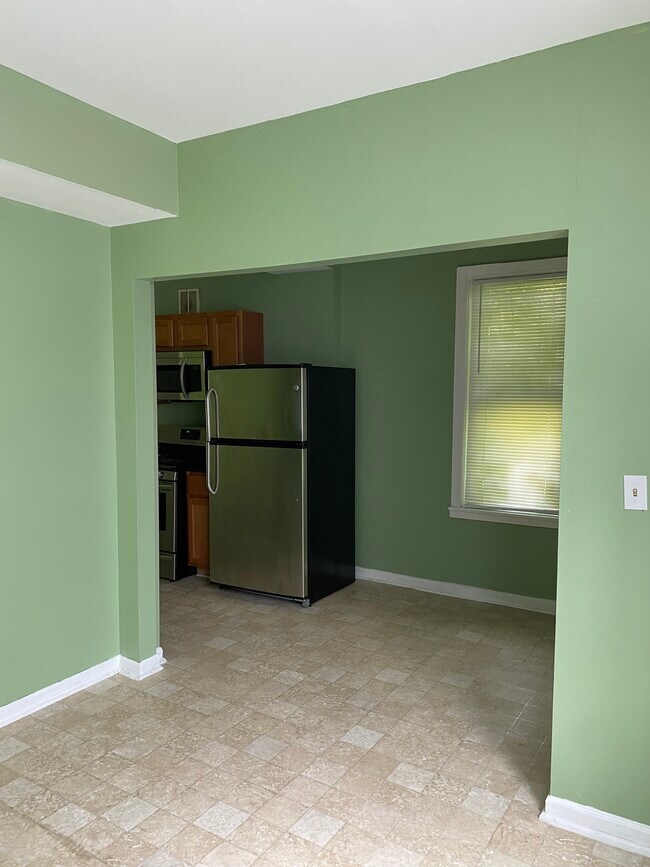 Kitchen - 6511 S Rhodes Ave