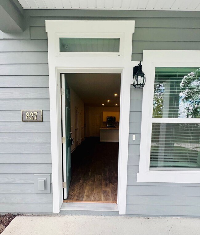 Building Photo - Brand new Townhome in Kindlewood Forest