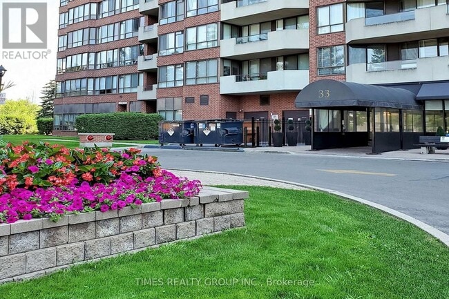 Building Photo - 33 Weldrick Rd E