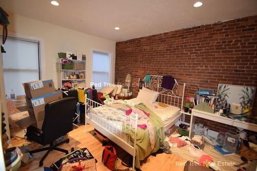 Foto del edificio - 1219 Beacon St