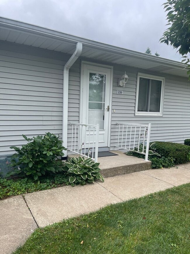 Foto del edificio - Two Bedroom 55+ Condo in Kalamazoo