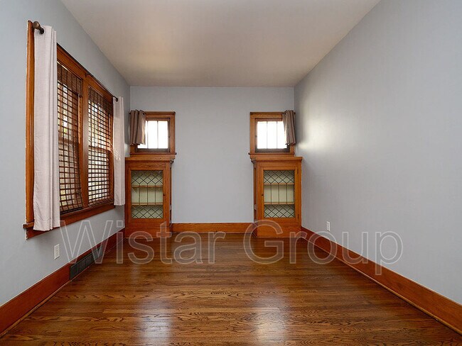 Building Photo - 4686 Woolworth Ave