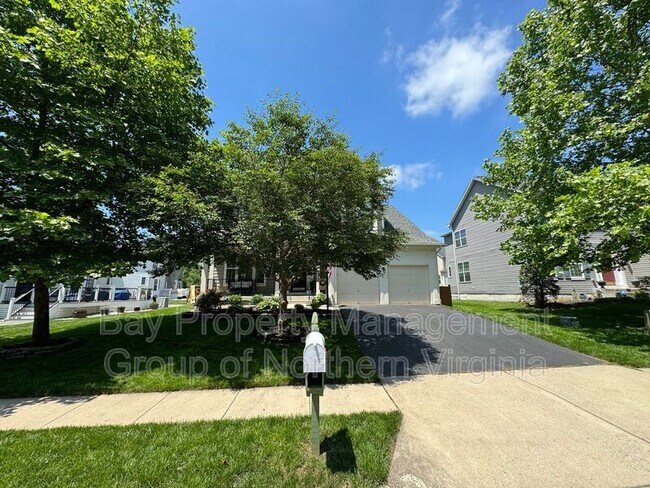 Building Photo - 8930 Kingbird Ct