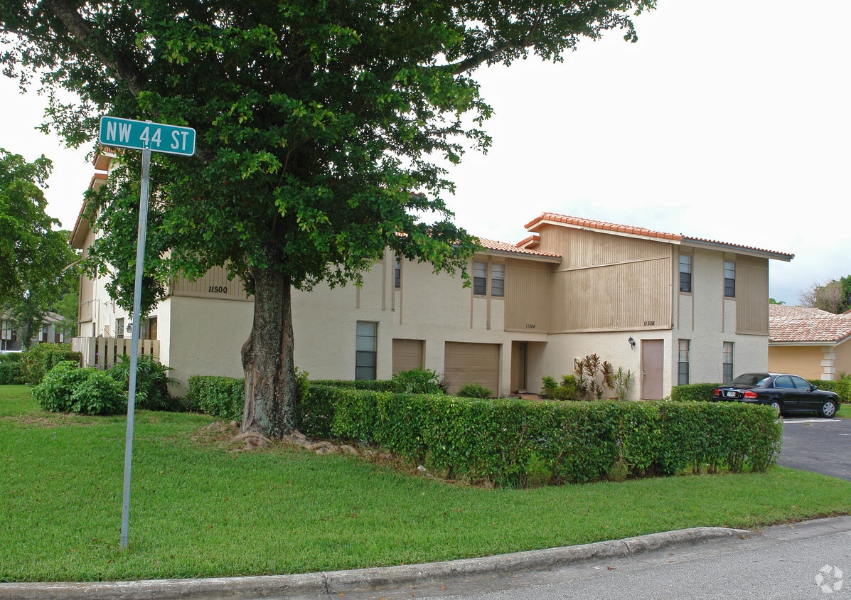 Building Photo - 11500-11508 NW 44th St