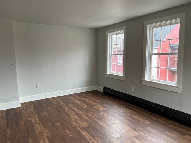 Foto del edificio - 103 Howard Ave