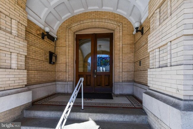 Building Photo - 1851 Columbia Rd NW