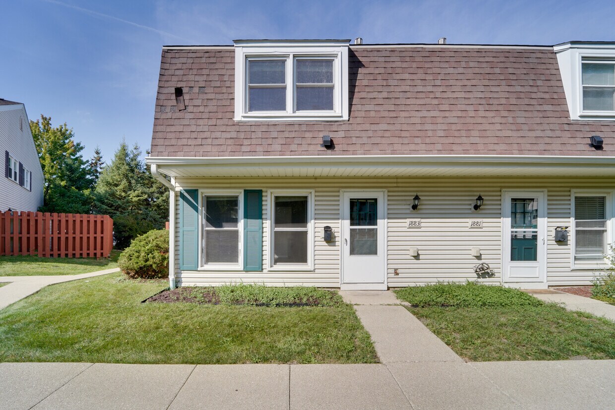 Primary Photo - 1883 Jamestown Cir