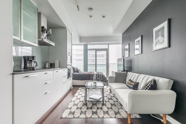 Building Photo - 14 York St