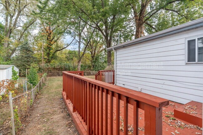 Building Photo - 235 Moule Dr