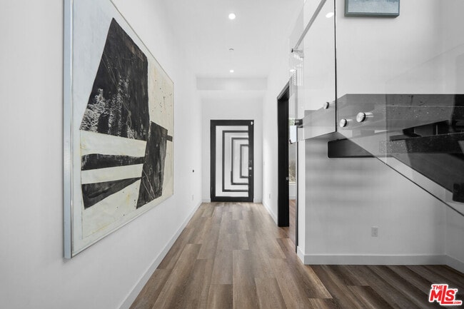 Foto del edificio - 5812 Willis Ave