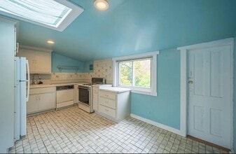 Building Photo - 180 Bellevue Ave