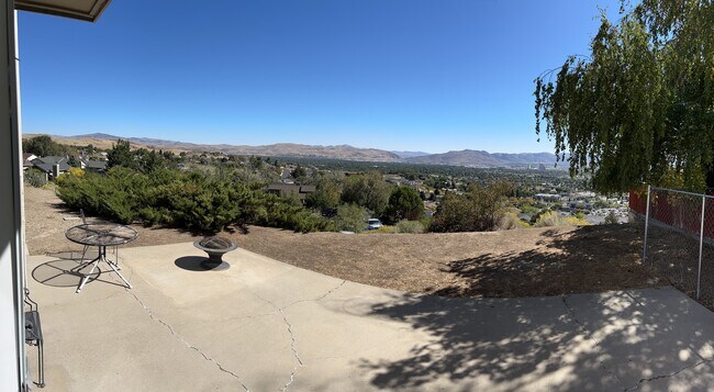 Foto del edificio - 3415 Ridgecrest Dr