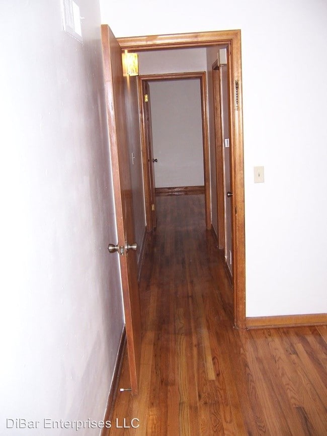 Building Photo - 3524 Dewey Ave
