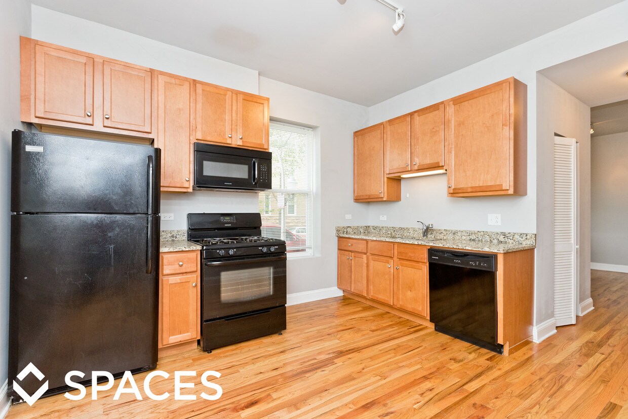 Primary Photo - 2439 W Hirsch St