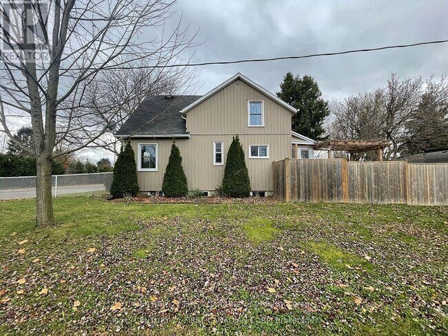 Building Photo - 64 Edward St