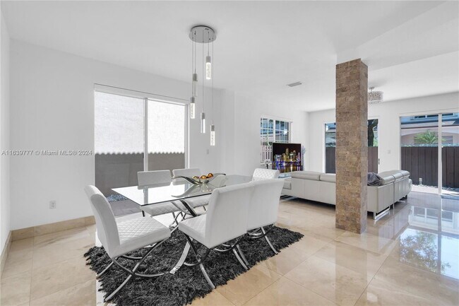 Foto del edificio - 11250 NW 43rd Terrace